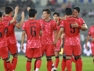 이동경·주민규 연속골…한국, 중국에 전반 2-0 리드 [쿠키 현장]