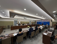 안동시, 우수공무원 선정...1분 행정·그림책 큐레이션 ‘적극행정’ 빛났다