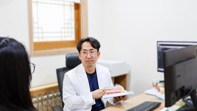 여성에게 흔한 유방 통증, 원인과 대처 방법 [건강 나침반]
