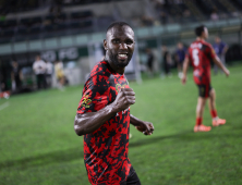 ‘멀티골’ 김포FC 루이스, K리그2 19라운드 MVP 선정