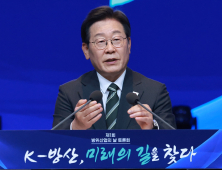 李대통령 “방위산업, 미래 먹거리 산업으로 자리 잡아야”