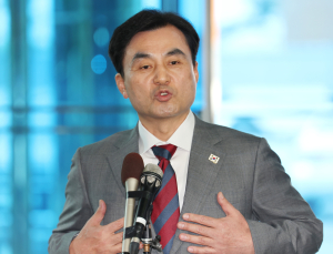 안규백 “육해공 합동성 강화 위해 사관학교 단계적 통합”