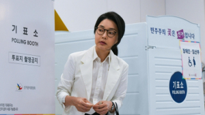 특검, 김건희 ‘집사 게이트’ 수사 착수…여권 무효화 조치