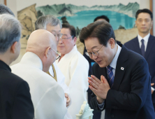 李대통령, 종교 지도자들 만나 “사회갈등 격화돼 걱정…큰 역할 기대”