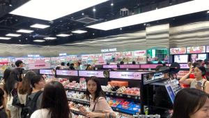트럼프發 관세 폭탄에 K-뷰티 희비…브랜드는 ‘불안’, 제조는 ‘차분’