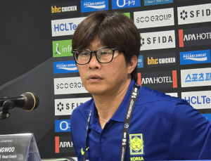‘중국전 2-2 무’ 신상우 감독 “승점 3점 가능했다…아쉬운 경기”