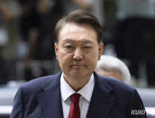 尹, 석방 124일 만에 재구속…법원 “증거인멸 우려”