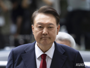 尹, 석방 124일 만에 재구속…법원 “증거인멸 우려”