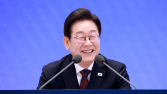 李대통령 국정 지지 65%…50대·호남 ‘압도’, 중도층도 68% 호응