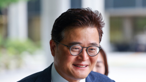 내란특검, 여름 휴정기 공판 요청…尹측 “재판 불가능” 반발