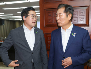‘명심’ 앞세운 정청래·박찬대, 당권 후보 등록…‘당심’ 차별화 키워드는