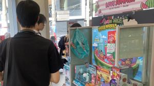 산리오 품절에 라부부 리셀까지…MZ ‘굿즈 앓이’가 매출 이끈다