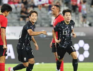 ‘강상윤 A매치 데뷔골’ 한국, 홍콩전 전반 1-0 리드