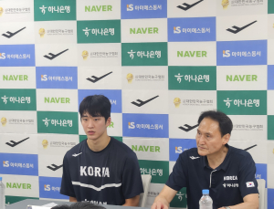안준호 감독 “제공권 내주면 국제 대회 힘들어” [쿠키 현장]