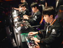 ‘돌고돌아 티젠’ T1, AL 꺾고 결승 진출…젠지 만나러 간다 [MSI]