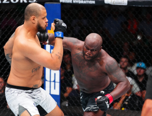 ‘검은 짐승’ 데릭 루이스, 신성 테세이라에 1R 35초 TKO승…UFC 신기록 경신