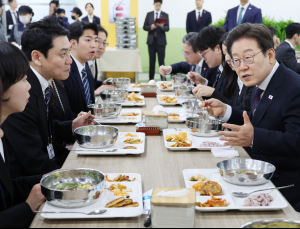 “좋은 정책인데 국민이 반대하면?”…李대통령 “토론→조정→결단 순서”