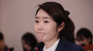 눈시울 붉힌 강선우…여야 고성에 청문회 13분만에 파행 빚기도
