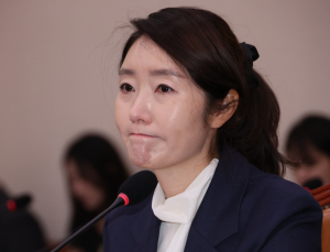 눈시울 붉힌 강선우…여야 고성에 청문회 13분만에 파행 빚기도