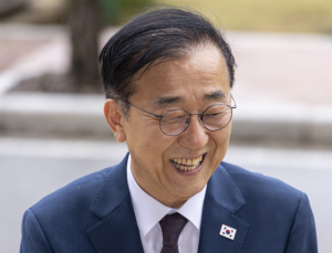 김윤덕 국토부 장관 후보자, 인사청문회 준비 위해 첫 출근
