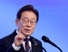 李대통령 지지율 64.2%…부울경·중도층서도 60%대 긍정평가