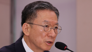 정성호, 겸직 논란에 “법 개정 후 모두 정리…위법 아냐” 해명