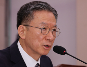 정성호, 겸직 논란에 “법 개정 후 모두 정리…위법 아냐” 해명