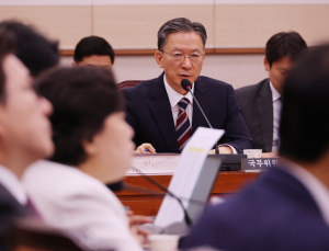 ‘친명 좌장’ 선 그은 정성호 “검찰개혁은 불가역”…겸직·중립성 공방도