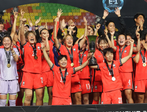 한국 여자축구, 대만 2-0 잡고 20년 만에 동아시안컵 우승…‘지소연‧장슬기’ 골