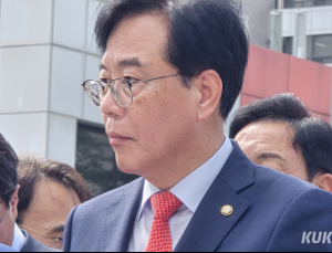 김종혁 “송언석, 계엄 당시 본회의장 안 와…특검대상 벗어나기 어려워”