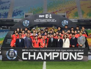한국여자축구연맹 “여자축구 20년 만의 우승…도약과 리그 개선으로 이어갈 것”