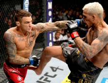 UFC 최고 ‘상남자’ 세 번째 맞대결…할로웨이-포이리에, 20일 BMF 타이틀전