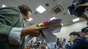 정은경 청문회‚ ‘자료 제출’ 논란에 시작도 못하고 파행 [쿠키포토]