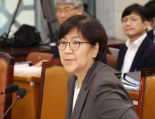 “손세정제 사업 진출 몰랐다”…정은경, 코로나 수혜주 의혹 전면 부인