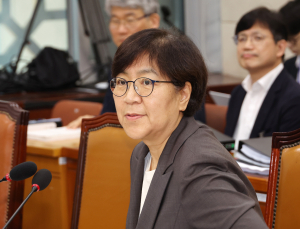 “손세정제 사업 진출 몰랐다”…정은경, 코로나 수혜주 의혹 전면 부인