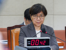 야권 의혹 제기 ‘정면돌파’ 나선 정은경…보건복지 현안 수두룩