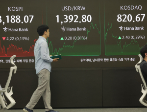 환율 1400원 근접…이달 원화가치 절하폭, 엔화 다음 가장 커