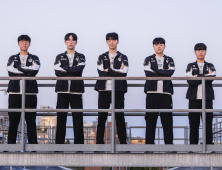 ‘세계 최강’ 젠지의 시대…MSI 이어 EWC도 우승