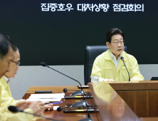 李대통령 국정 지지율 2.4%p 떨어진 62.2%…“취임 후 첫 소폭 하락”