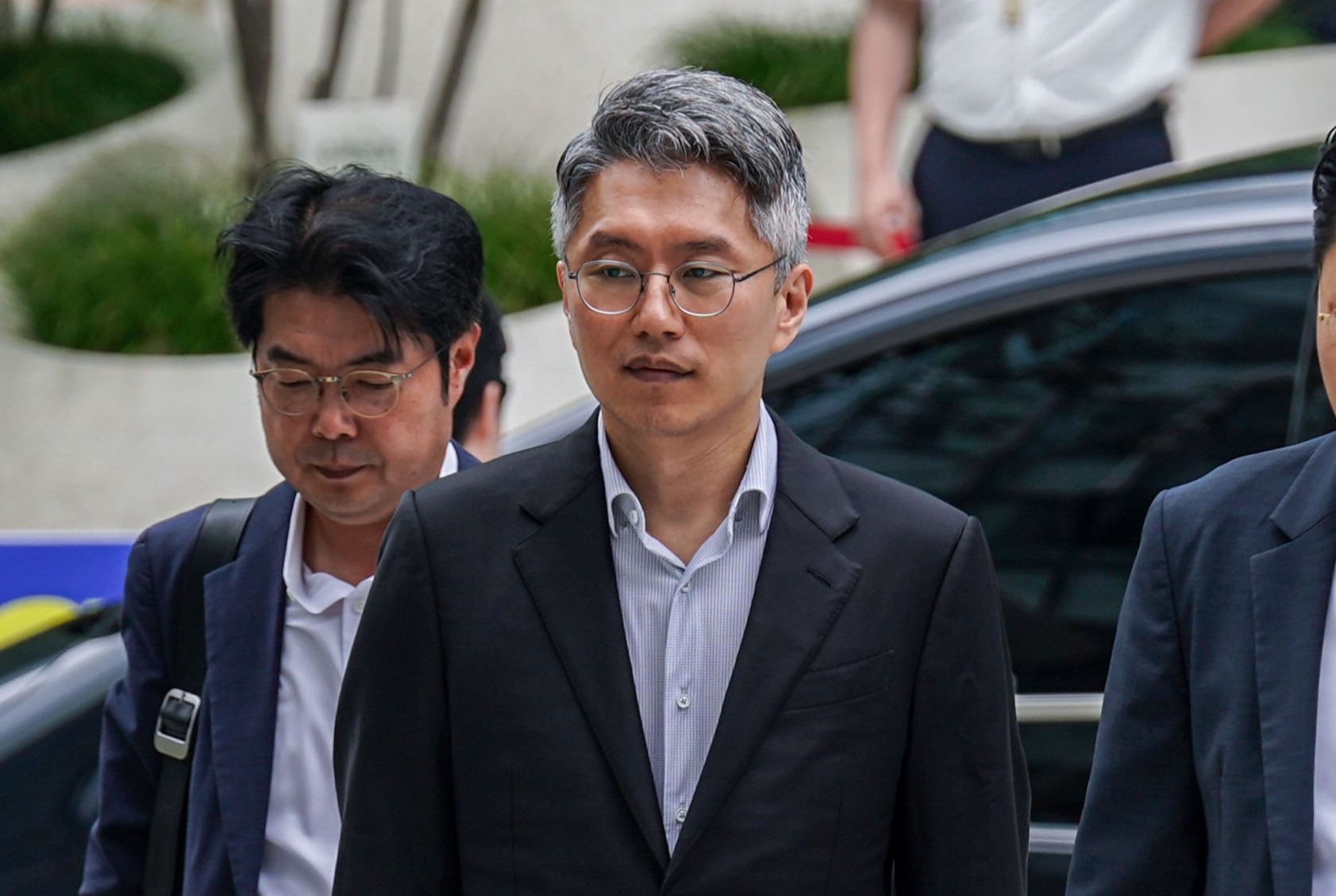 ‘집사게이트’ 류긍선 특검 출석…‘도이치 주가조작’ 이종호도 조사