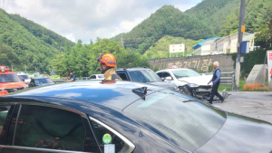 태백 문곡동서 택시·승용차 충돌…3명 병원 이송 
