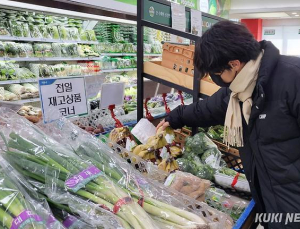 “김치 먹기 겁나네” 생산자물가 반등…배추값 31% ‘껑충’