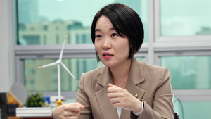 與 이소영, 문진석 발언 반박 “민주당답지 않다”