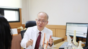 안 쓰면 무릎 건강에 독, 허벅지 근육 강화해야 관절염도 예방 [건강 나침반]