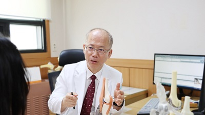 안 쓰면 무릎 건강에 독, 허벅지 근육 강화해야 관절염도 예방 [건강 나침반]