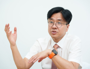 여름 휴가철 코로나19 재유행 우려…“백신으로 중증화 예방해야”