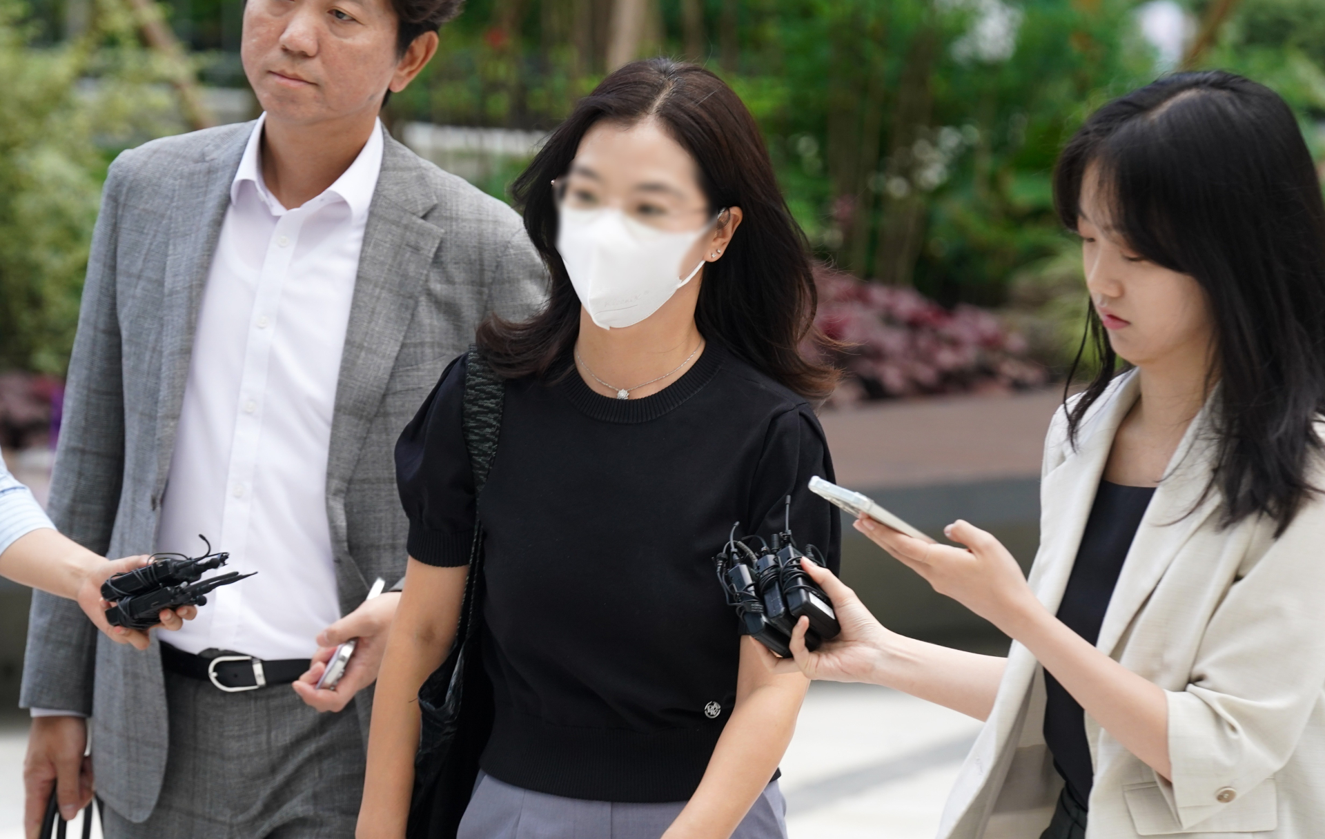 김건희 특검‚ ‘집사 게이트’ 김예성 부인 소환 조사