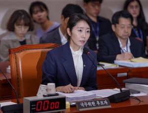 ‘강선우 후보자 사퇴’에 與 “결단 존중” 野 “李대통령, 인사 참사 사과하라”