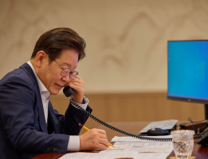 李대통령, 통화 외교 확대…카타르 이어 카자흐·스웨덴 정상과 우호협력 강화
