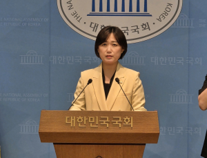 민주, 내란특검에 ‘김건희 국정농단’ 수사 촉구…“‘윤 어게인’은 퇴행의 길”